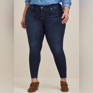 Torrid Bombshell skinny stretch size 20S